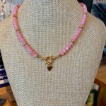 Collar Rosado - dorado dije corazón