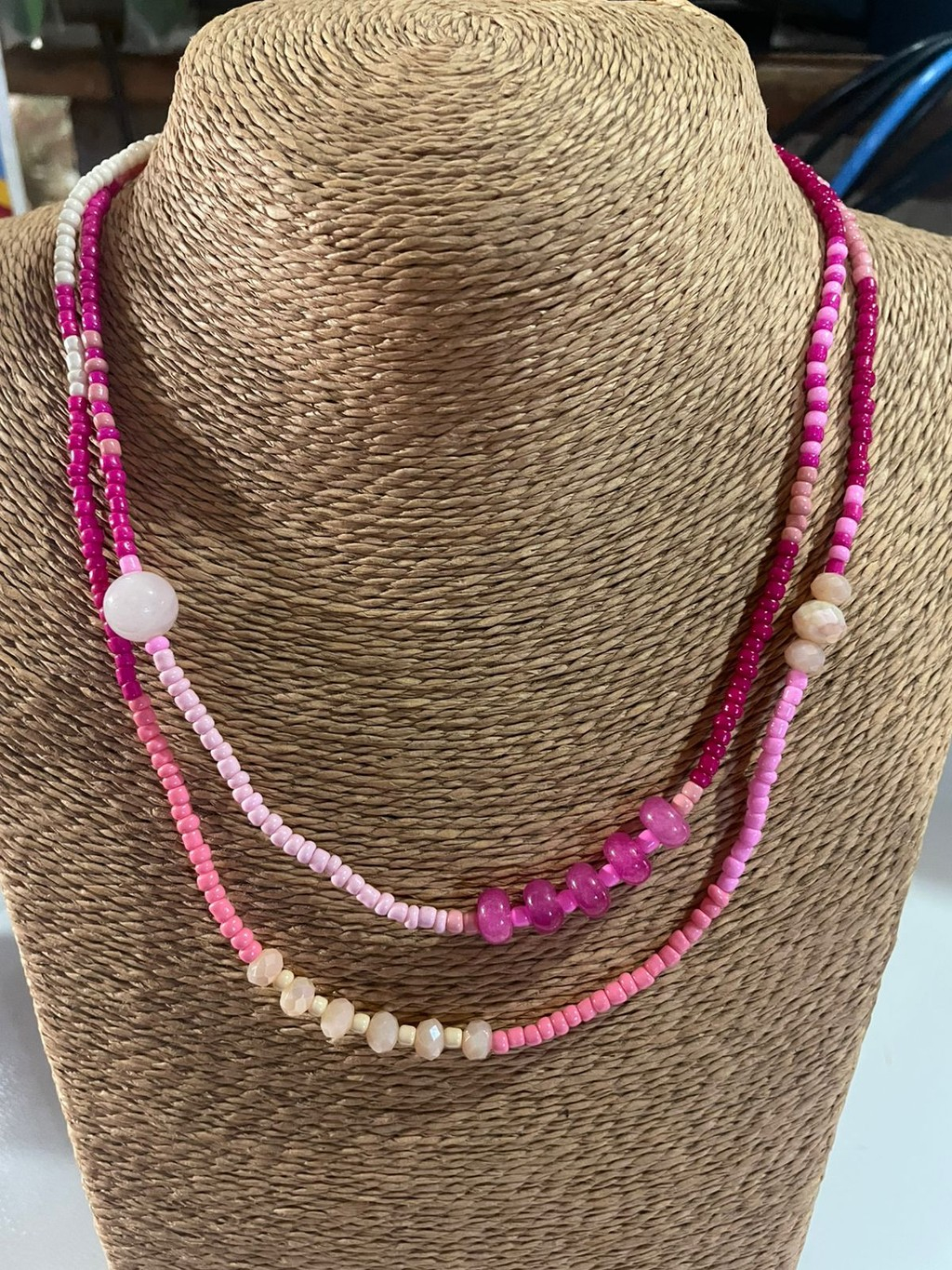 566-01992fbf-d7c5-729d-8244-d884b37352c4.jpg Collar beads rosado crema - Imagen 1