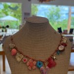 Collar charms hilo rojo